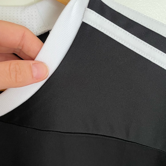 Women’s Adidas XL t-shirt - Picture 2 of 4